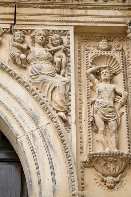 Úbeda detalhe no lado de uma porta - Espanha