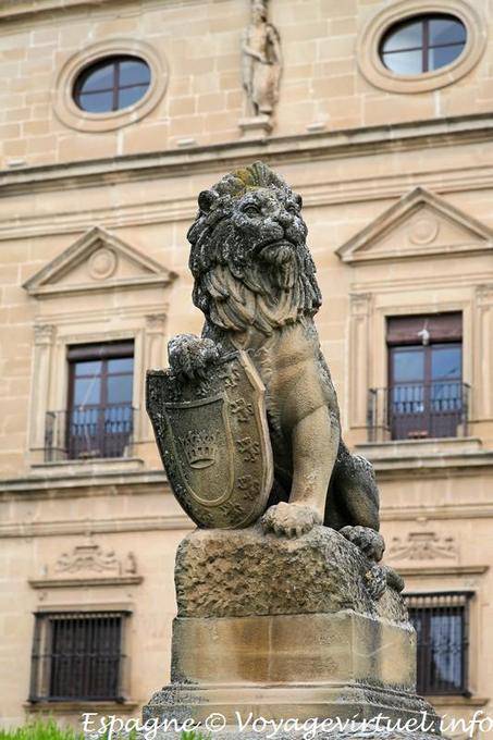 Úbeda, um dos dois leões, em vez Molina - Espanha