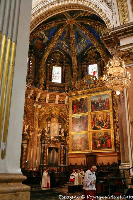 Valencia, catedral, vista geral do Presbitério - Espanha