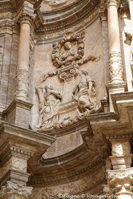 Valencia Catedral, detalhe da Puerta de Los Hierros - Espanha