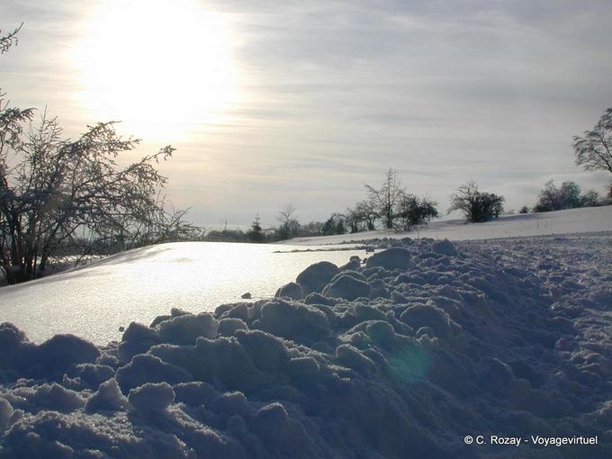 Sol do inverno no Alto Doubs- Franche-Comté, França