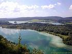 Vista panorâmica do lago e do Grand Maclu Ilay, Jura - Franche-Comté, França.