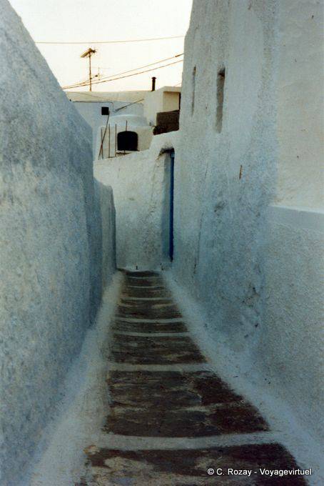 Chora beco estreito, ilha de Anafi - Grécia