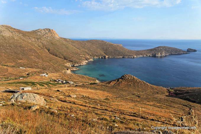 Serifos, Kalo Ambeli, vista para a baía - Grécia