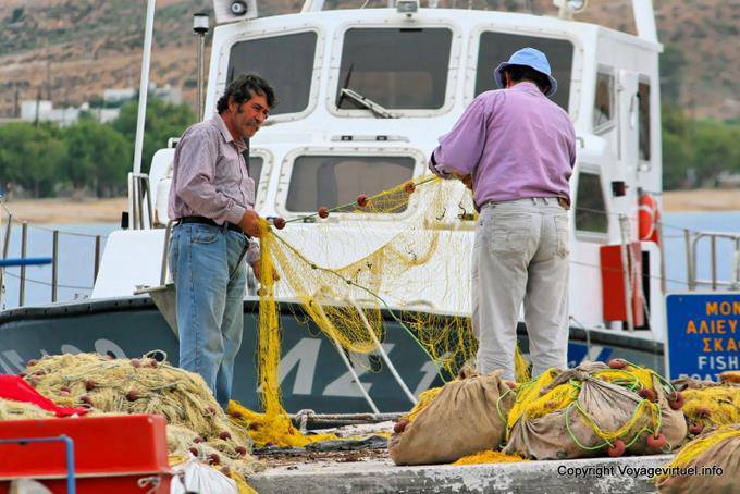 Serifos, Livadi, redes desembaraçar - Grécia