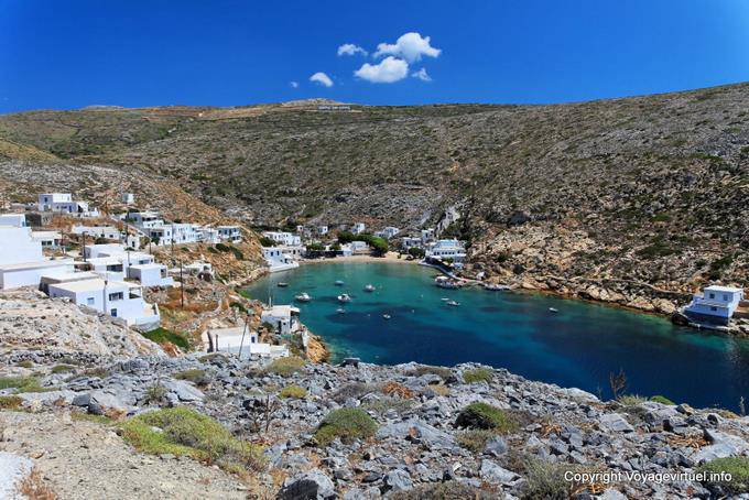 Sifnos, Faros, vista panorâmica da enseada - Grécia