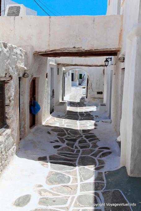 Sifnos, Kastro, cobertura cruzamento da rua - Grécia