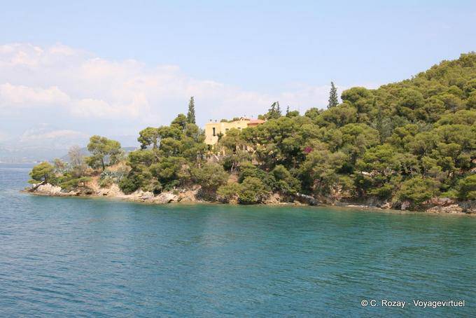 Pinos de mergulhar no mar, Poros - Grécia