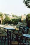 Terraço com vista para o Templo de Heplaistos, Atenas, Grécia.