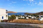 Serifos, Livadi enfrentando Sifnos, Grécia.