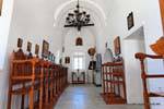 Sifnos, dentro da igreja Panagia Chryssopigi, Grécia.