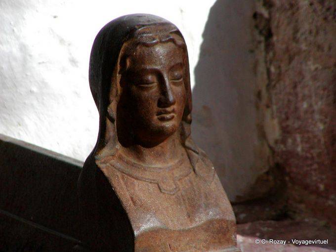 Olhos fechados, escultura, Hydra - Grécia