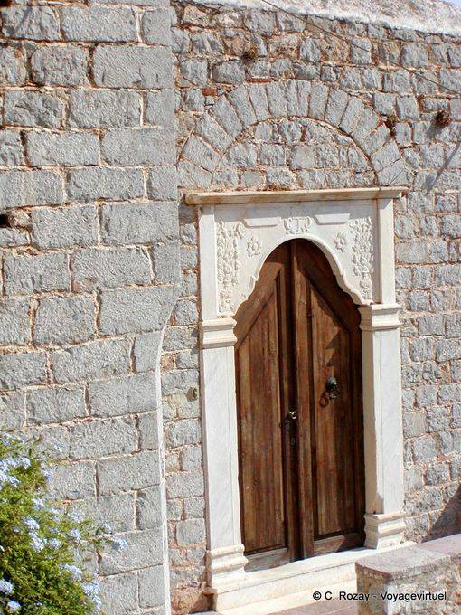 Porta e na parede, Spetses - Grécia