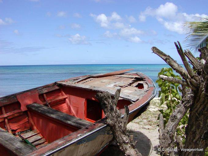 Antigo barco encalhado, Anse Souffleur - Guadalupe