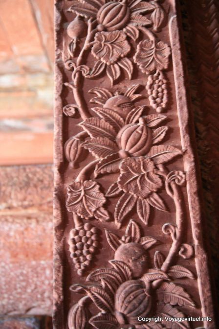 Fatehpur Sikri Diwan Khana I Khas - India