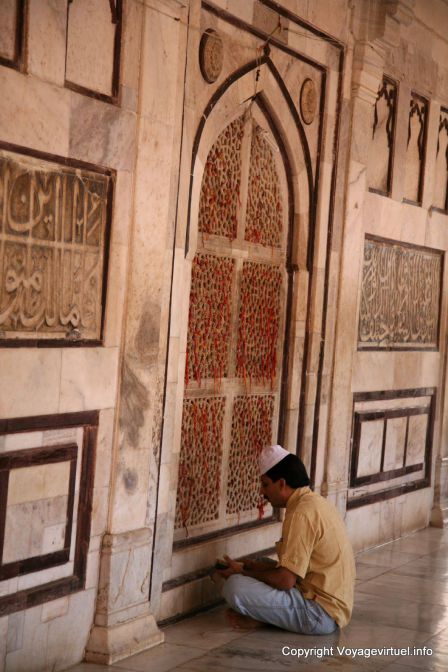 Fatehpur Sikri Jama Masjid Salim Chisti Tomb - India