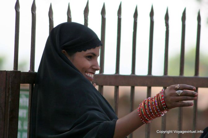 Fatehpur Sikri Visage Et Bracelets - India