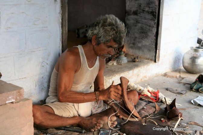 Luni In The City Le Cordonnier - India