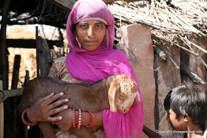 Pokaran Road Famille Locale - India