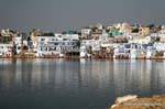 Pushkar les ghats lac sacre.