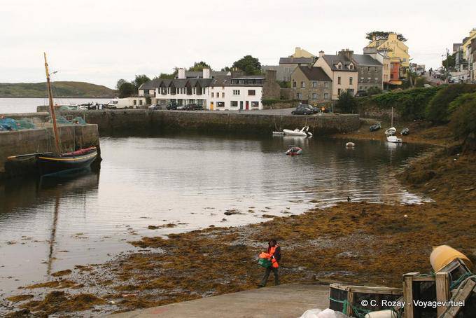 Vestindo Roundstone no braço oeste da baía Bertraghboy - Irlanda
