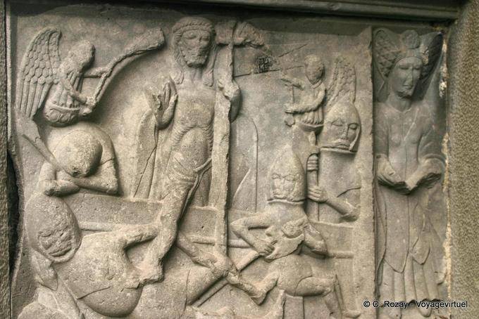 Escultura da ressurreição de Cristo dentre os mortos, a Abadia de Ennis - Irlanda