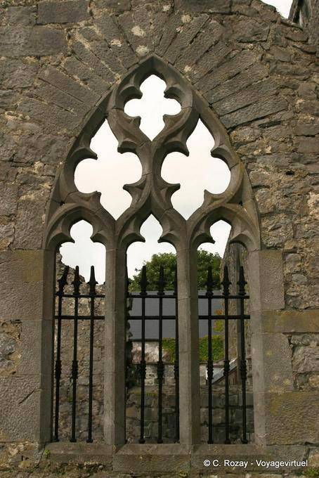 Indicador gótico do transepto, Abbey Ennis - Irlanda