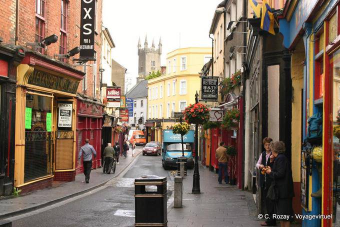 Caminhe em Abbey Street, (Inis), Ennis - Irlanda