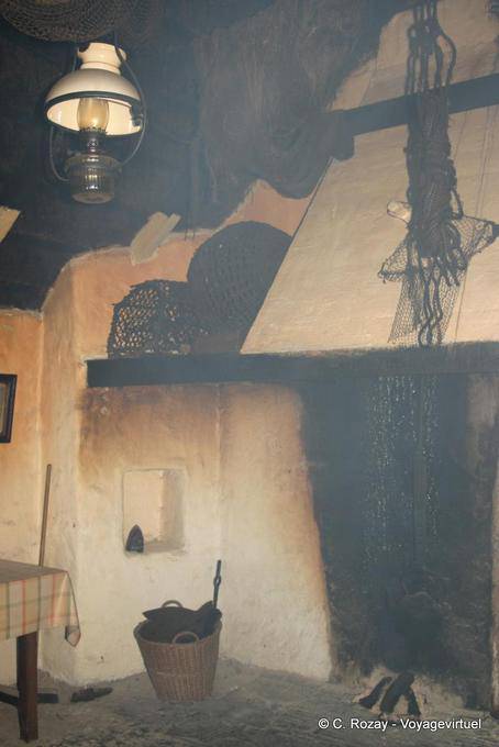 Peat a lenha na lareira perfumado, Bunratty Folk Park - Irlanda