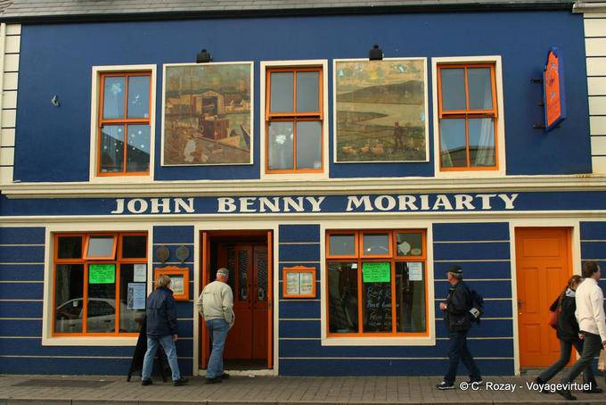 Fachada pintada, John Benny Moriarty, Dingle - Irlanda