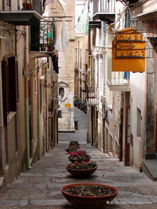 Escadaria Alley, Cefalu - Italia