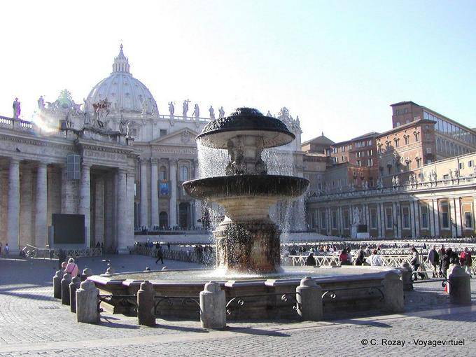 Fonte na Praça de São Pedro, Vaticano, Roma - Italia