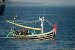 Remadores Sinar Dua, barco de pesca, Java, Indonésia.