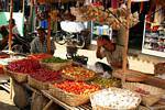 Pimentas e tomates, mercado Banyuwangi, Java, Indonésia.