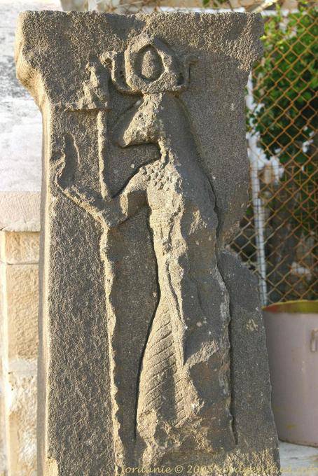 Escultura representando um deus, o Museu Arqueológico, Citadel, Amman - Jordania