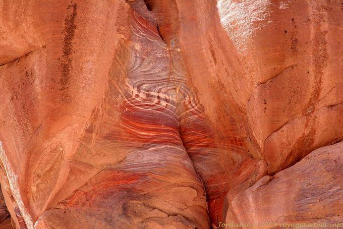 Formas de arenito multicoloridas Associados, Petra Khubta - Jordania