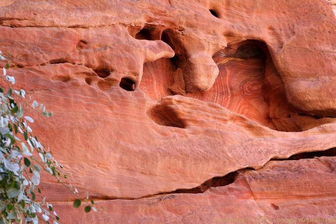 Erosão e cores no penhasco, Petra Khubta - Jordania