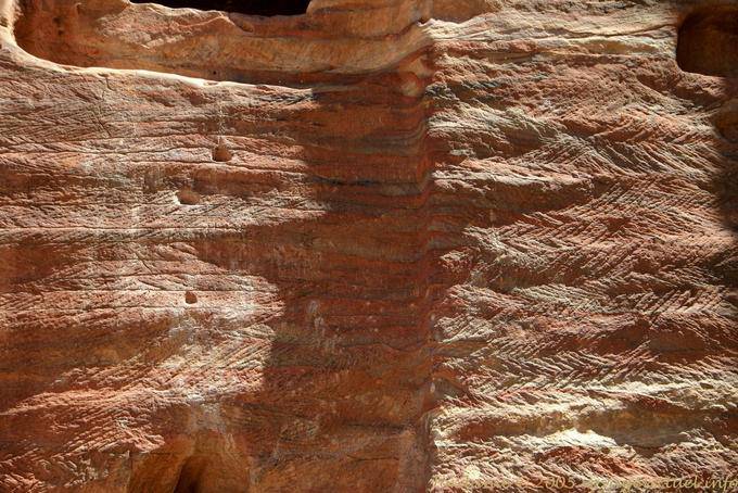 Estrias na rocha, Petra Khubta - Jordania