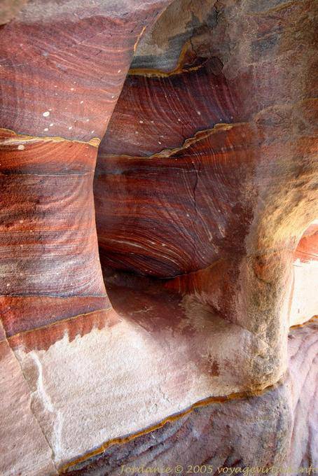 Camadas de cores brilhantes, Petra Khubta - Jordania