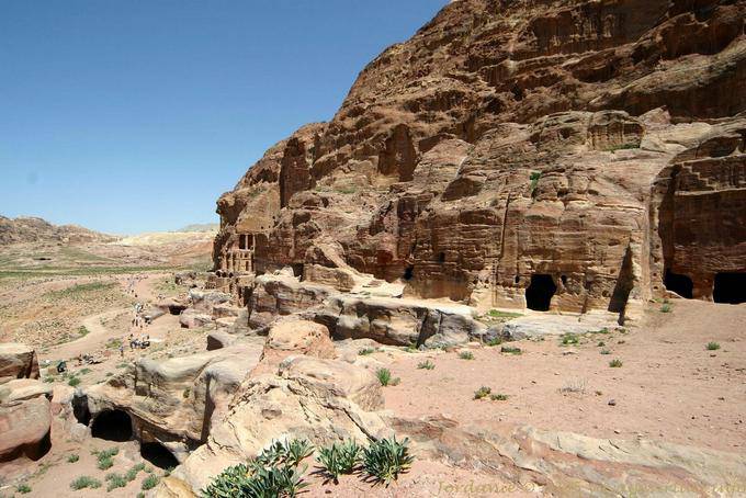 Ao longo das falésias de El Khoubta, Petra - Jordania