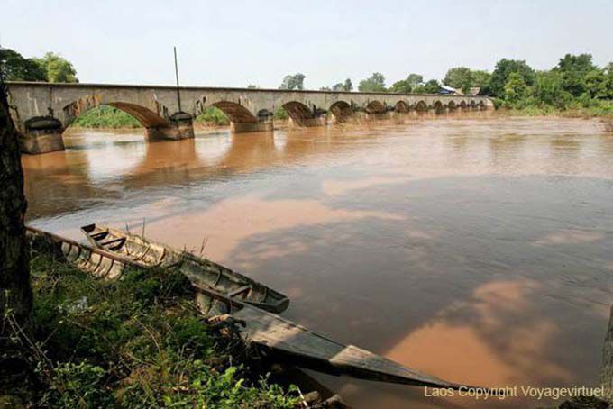 Ponte francês (colonial) Khone Ilha, Laos