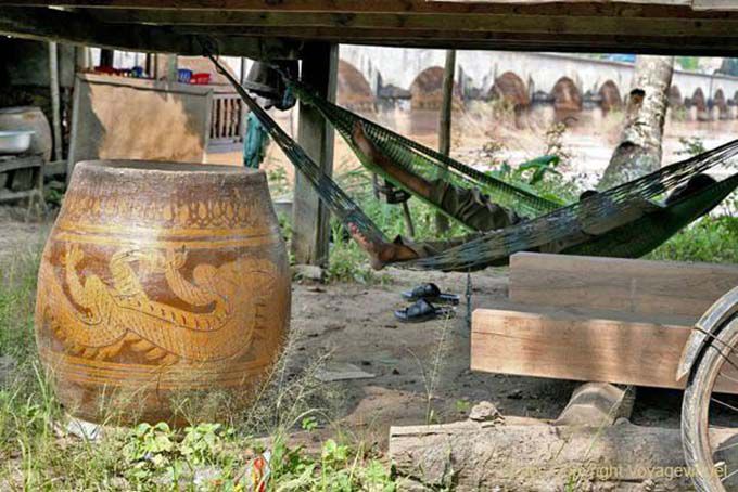 Hammock e decorado jar Khone Ilha, Laos