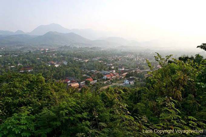 Panorama em Luang Prabang de Mount Phousi, Laos
