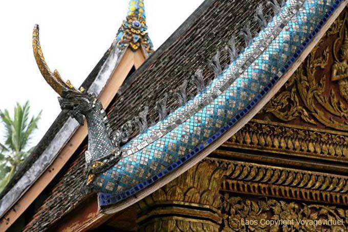 Detalhe do telhado reformado, Wat Longo Khoun, Luang Prabang, Laos
