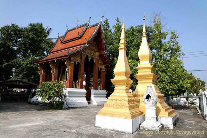 Fora do templo, Wat Sene Soukharam, Luang Prabang, Laos