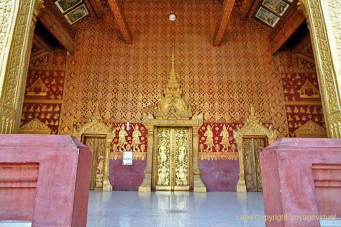 Templo construído pelo rei Kitsarath, Wat Sene Soukharam, Laos