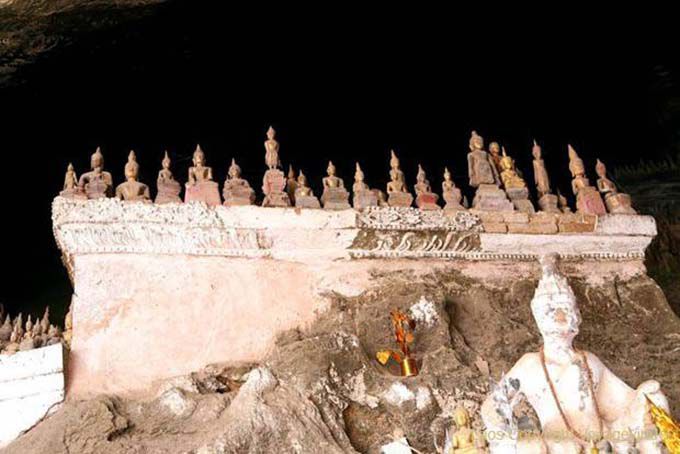 Buddhas na caverna Pak Ou, Laos