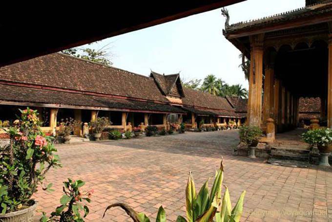 No interior do claustro, Wat Si Saket, Vientiane, Laos