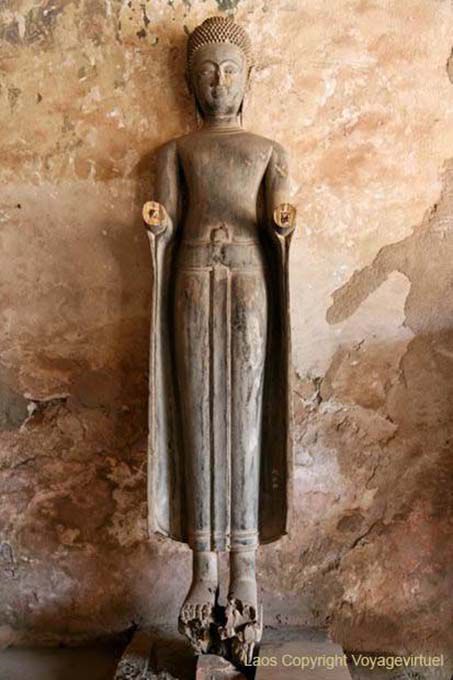 Buddha com as mãos cortadas, Wat Si Saket, Vientiane, Laos