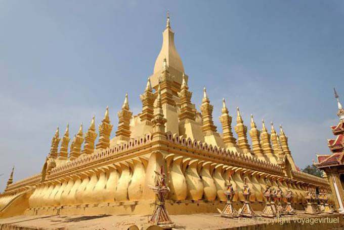 Stupa contendo um pedaço do osso esterno de Buddha, Wat That Luang, Vientiane, Laos